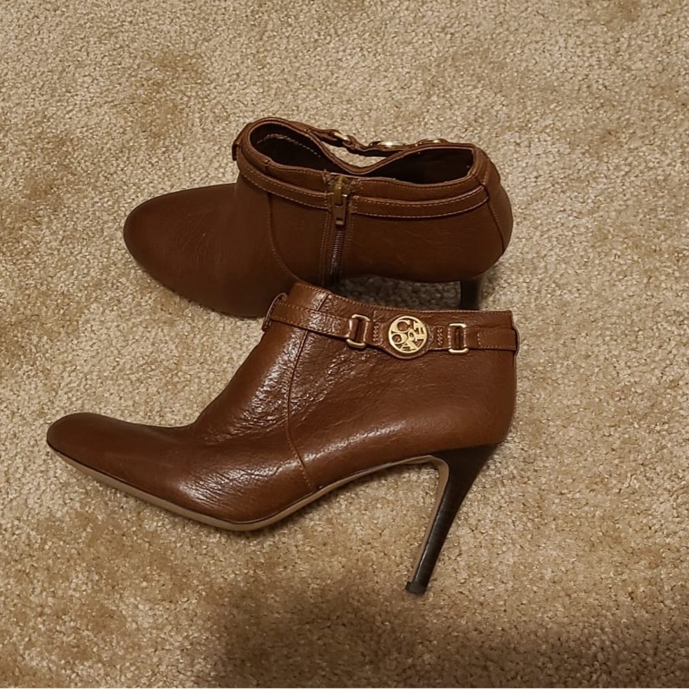 Beautiful Coach boots - 9